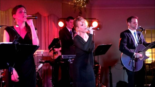 Love Jones Band : Live Wedding Band