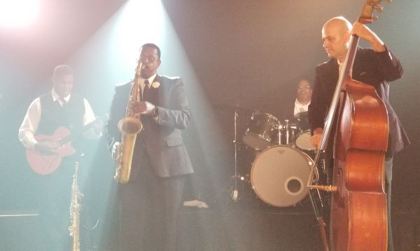 Sincerely Yours, Frankie Addison : Cocktail Jazz/Swing for Wedding Reception
