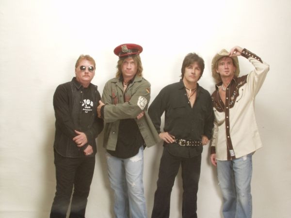 Swizzlelink : College Band